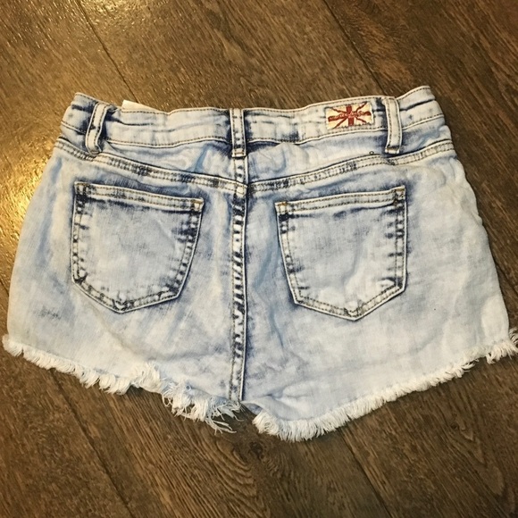 Machine Acid Wash Wash Mid Rise Frayed Denim Shorts Size Medium - Picture 4 of 8